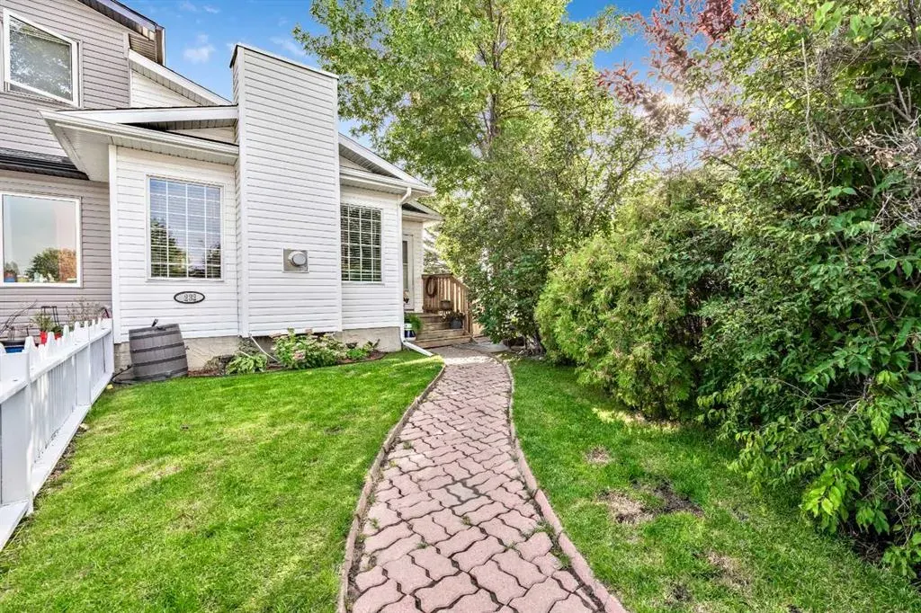 232 Whitlock Place NE