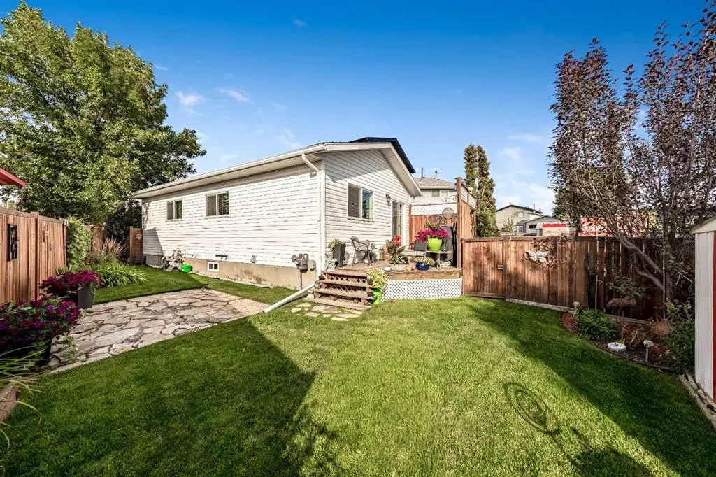 232 Whitlock Place NE