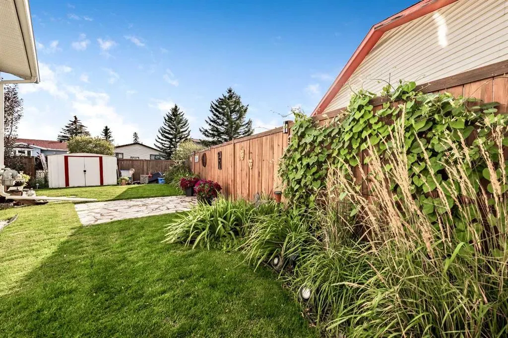 232 Whitlock Place NE
