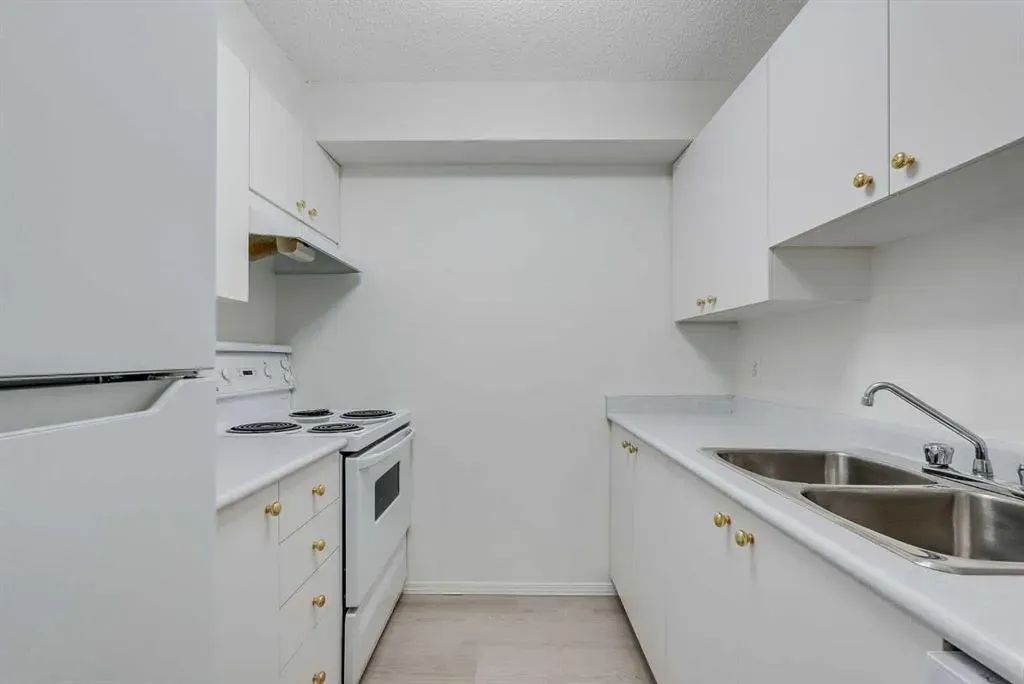 2000 Somervale Court SW, #210