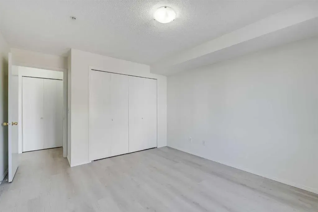 2000 Somervale Court SW, #210