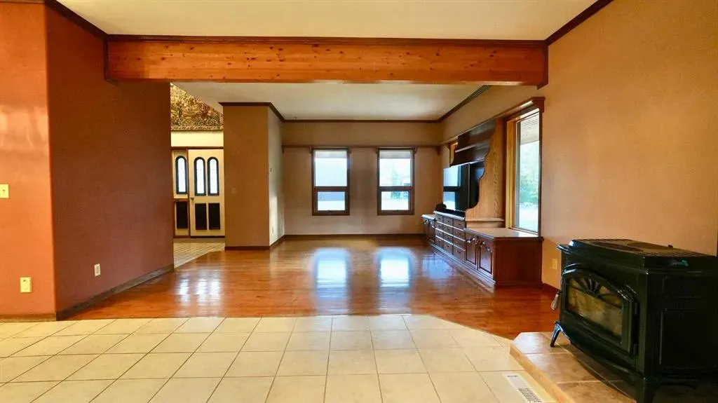 832068 Range Road 233