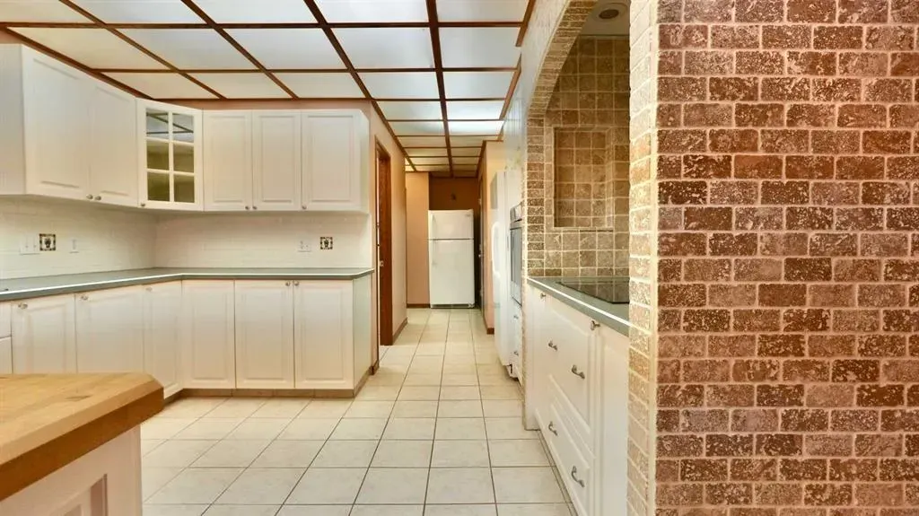 832068 Range Road 233