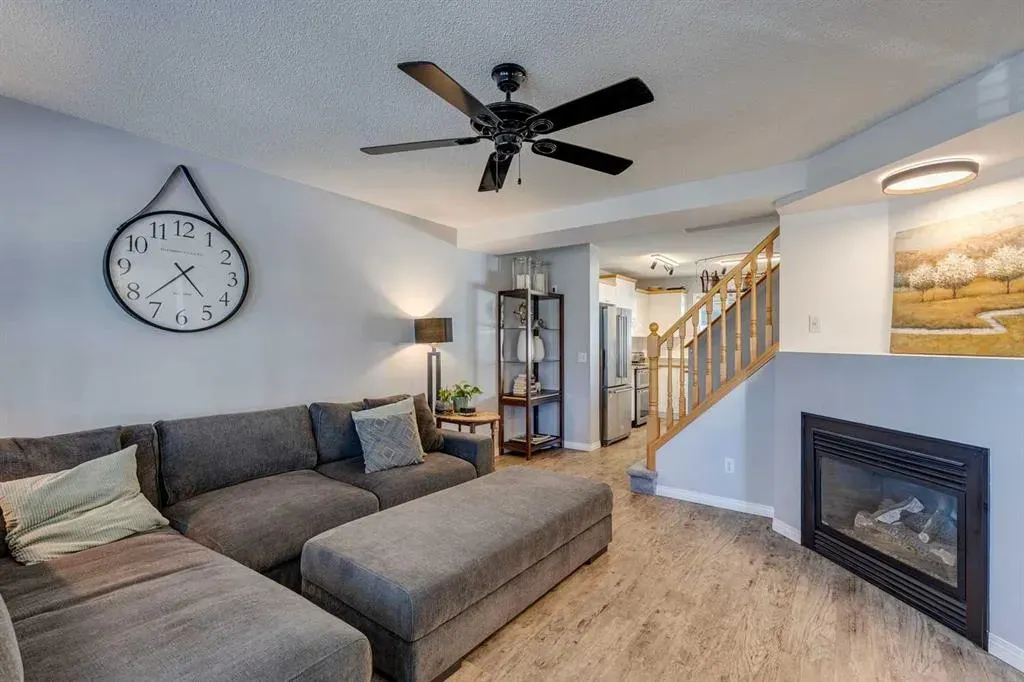 201 Citadel Forest Close NW