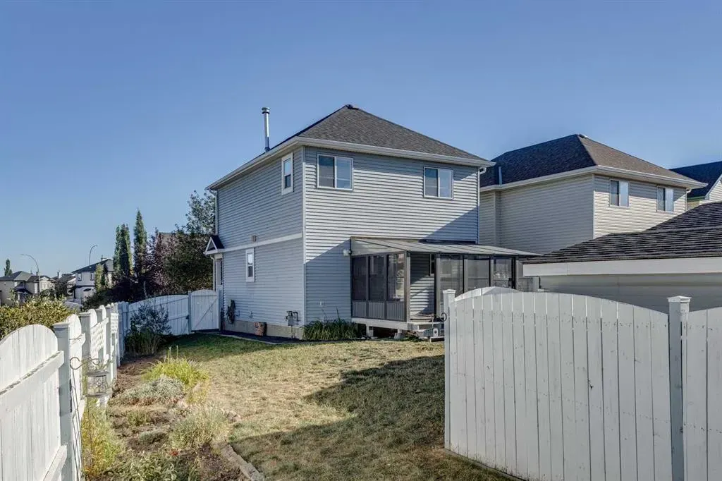 201 Citadel Forest Close NW