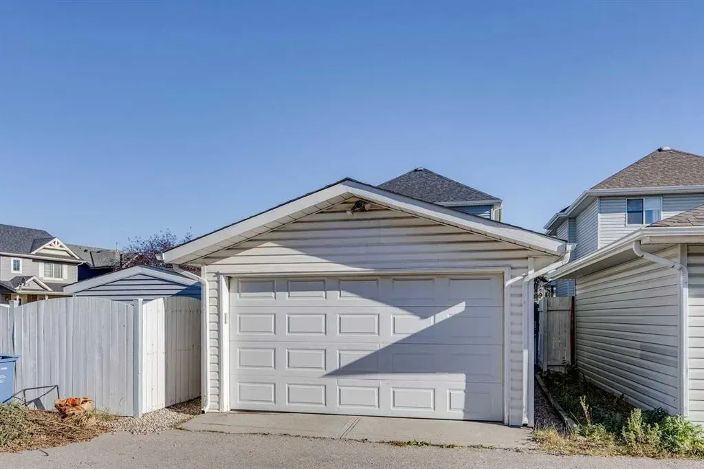 201 Citadel Forest Close NW