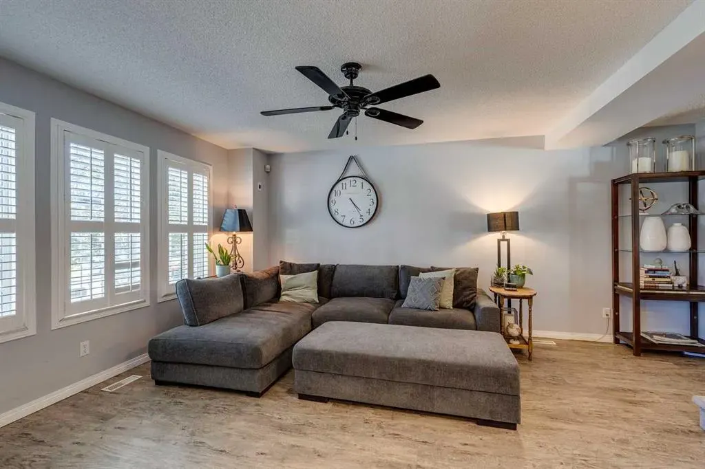 201 Citadel Forest Close NW