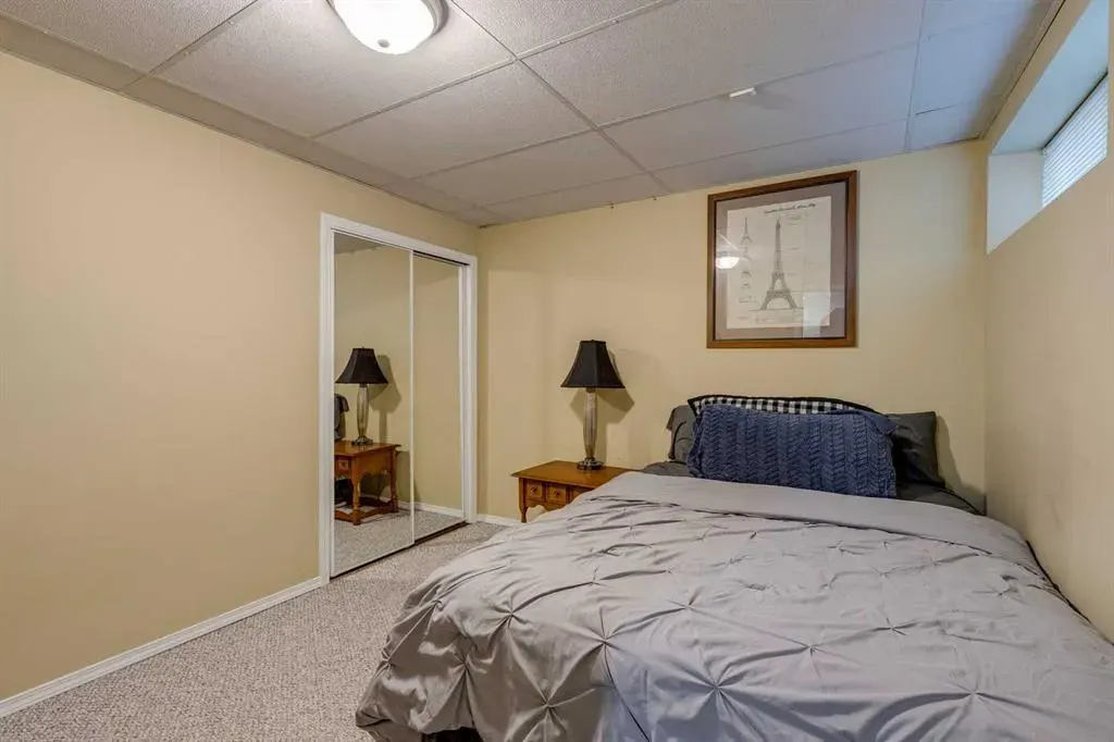 201 Citadel Forest Close NW