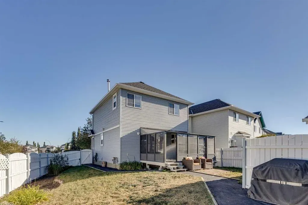 201 Citadel Forest Close NW