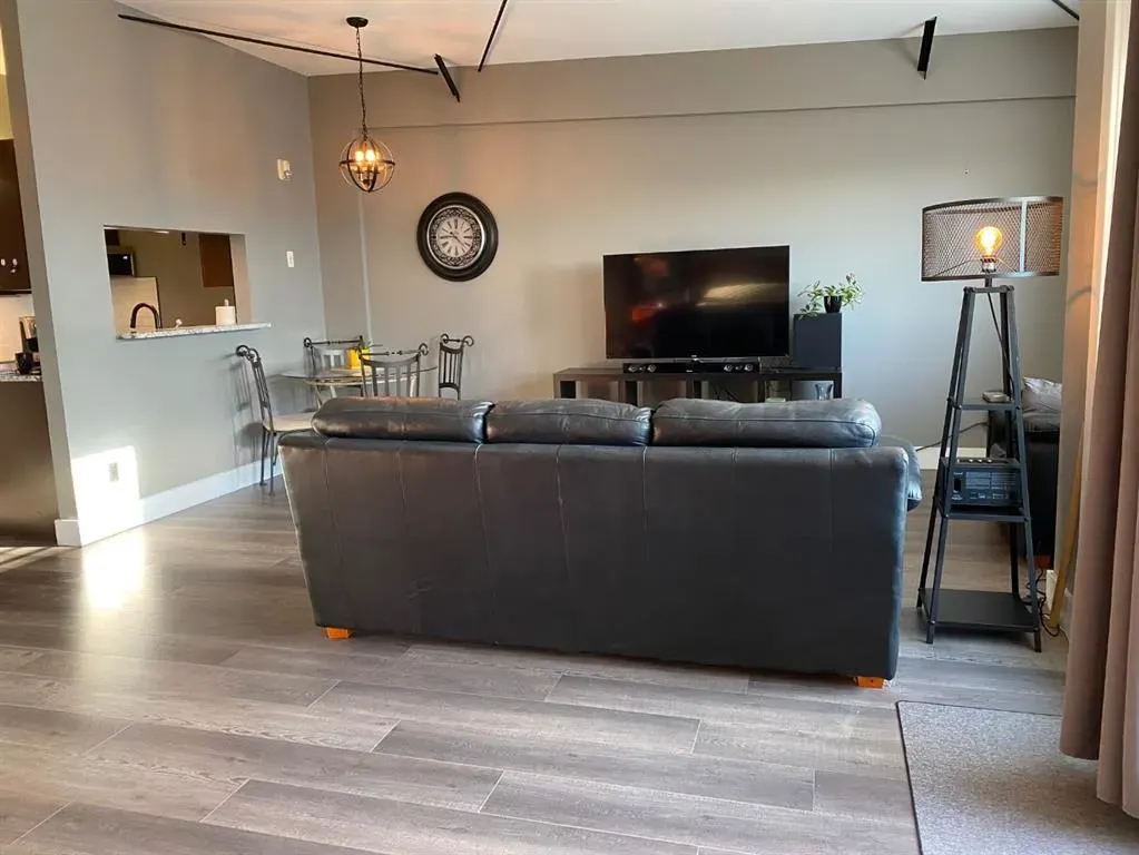 8026 Franklin Avenue, #304