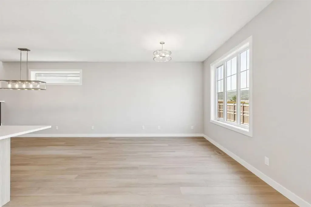 215 Greenwich Drive NW