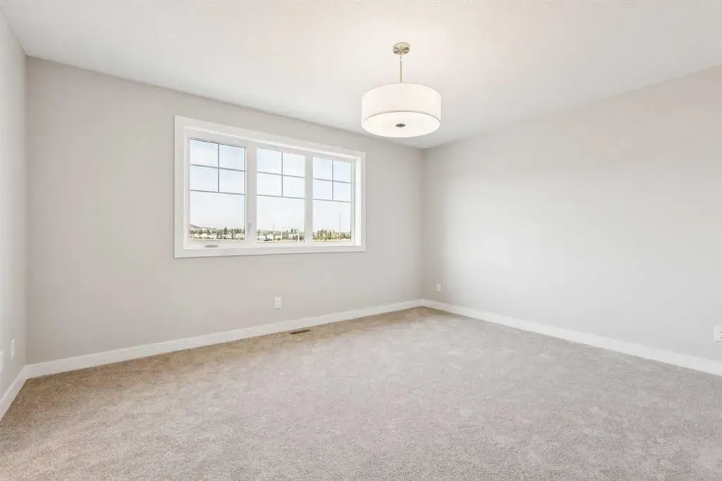 215 Greenwich Drive NW