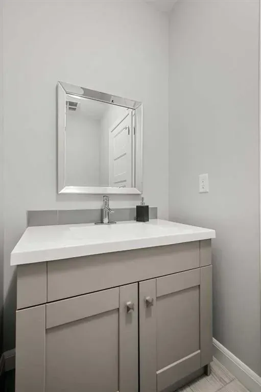 530 56 Avenue SW, #2