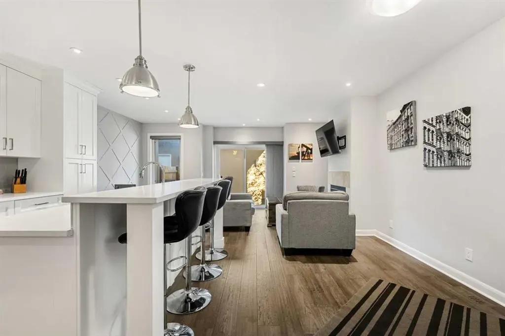 530 56 Avenue SW, #2
