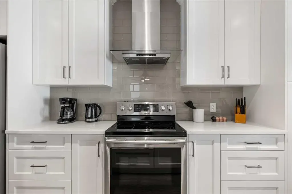 530 56 Avenue SW, #2