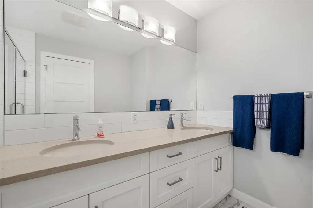 530 56 Avenue SW, #2