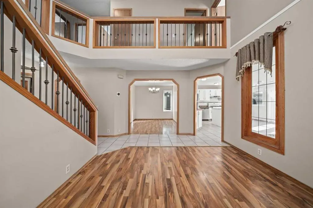 24 Riverside Crescent SE