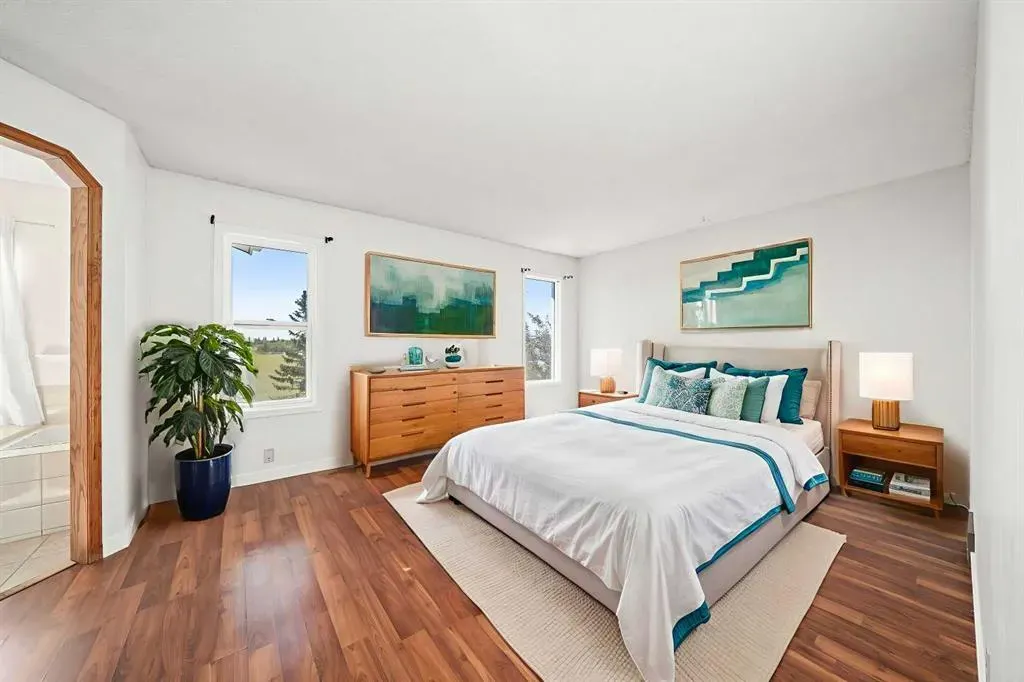 24 Riverside Crescent SE