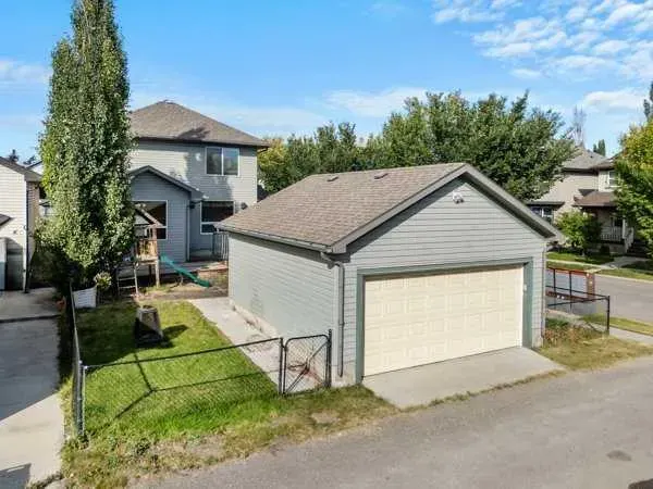 345 Prestwick Terrace SE