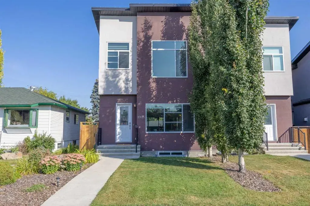 1906 22 Avenue NW