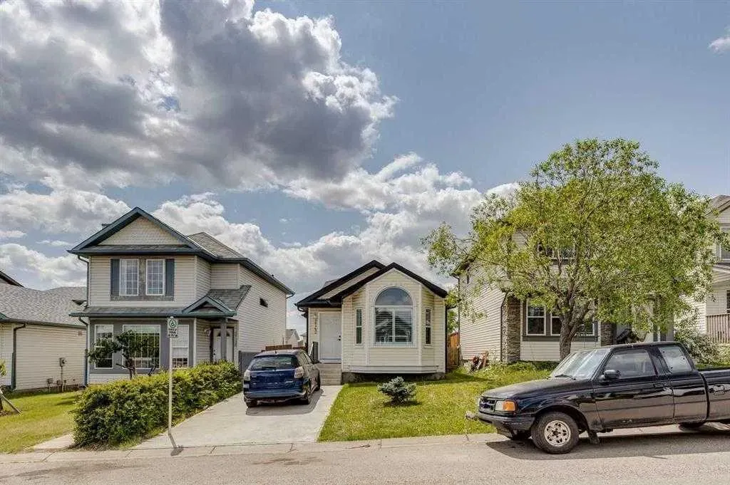 2142 Country Hills Circle NW