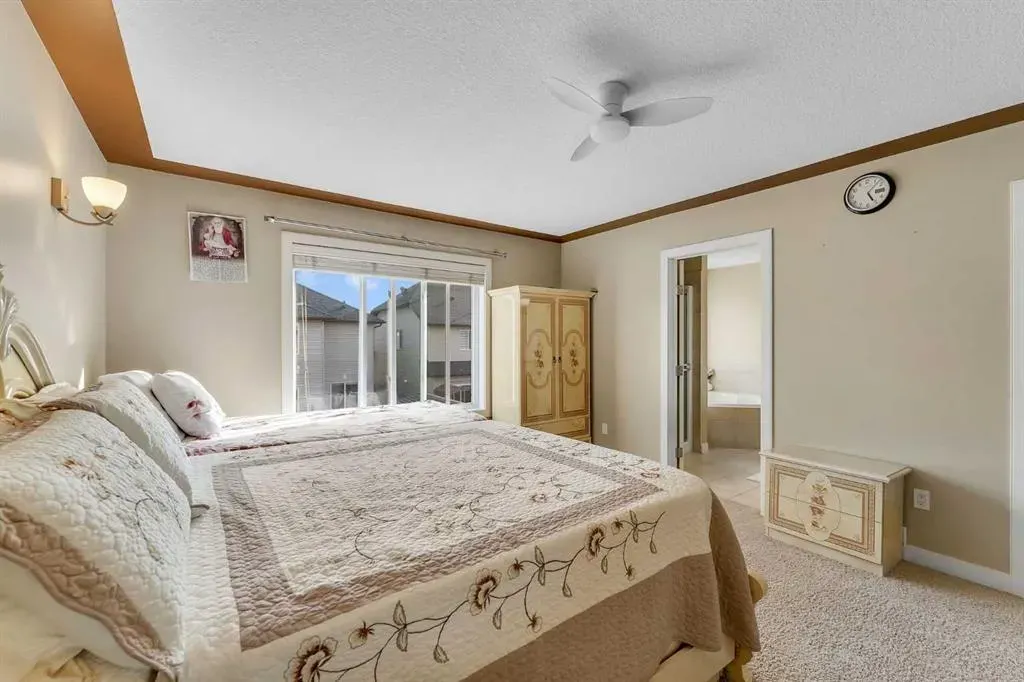 41 Saddlelake Green NE