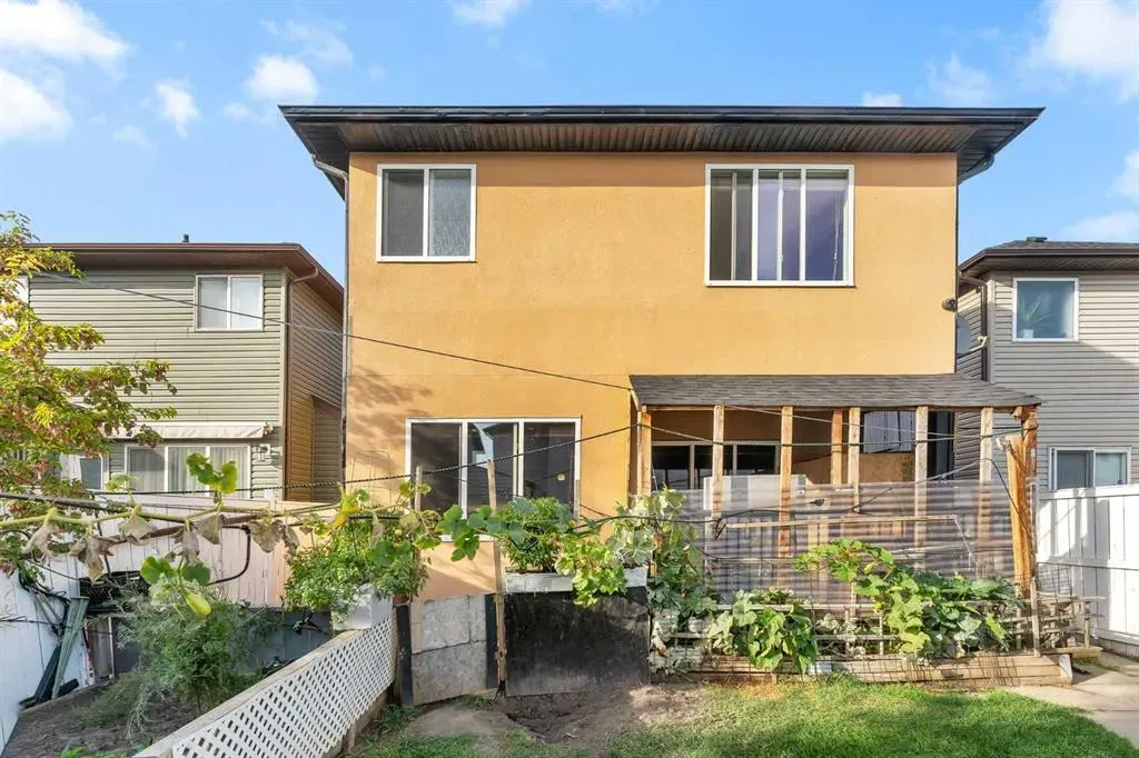 41 Saddlelake Green NE