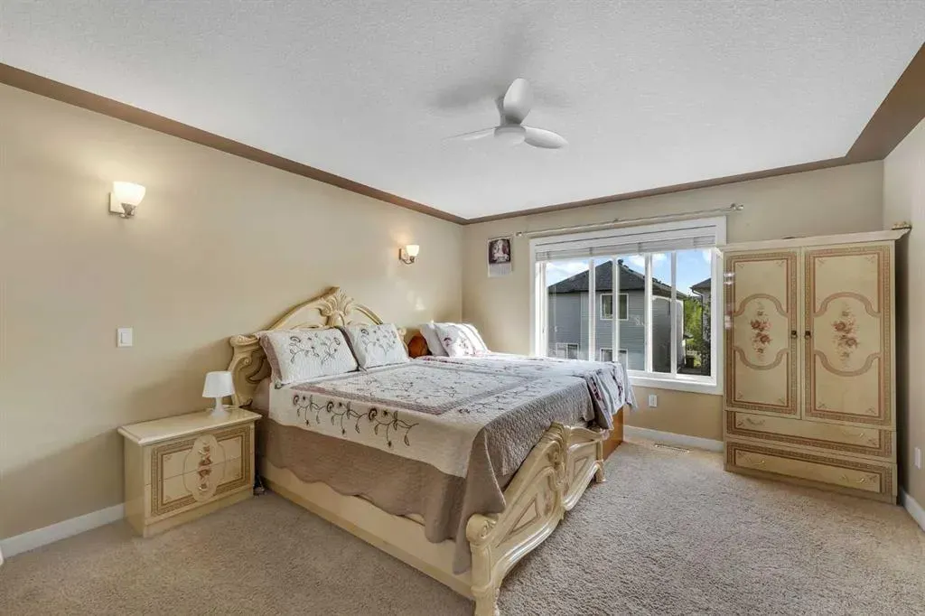 41 Saddlelake Green NE