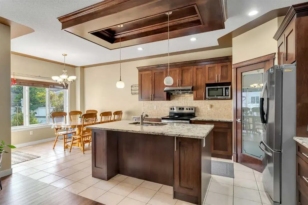 41 Saddlelake Green NE