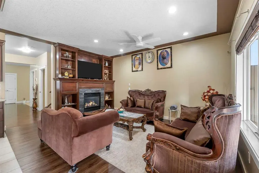 41 Saddlelake Green NE