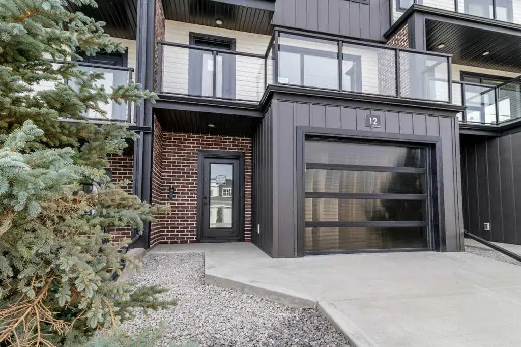12 Violet Point