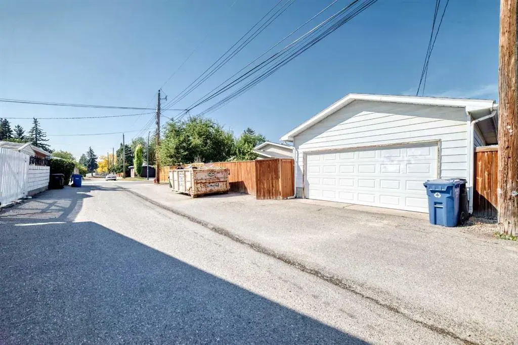 2107 Munro Drive NE