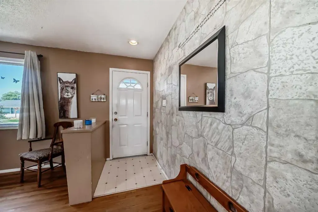 2107 Munro Drive NE