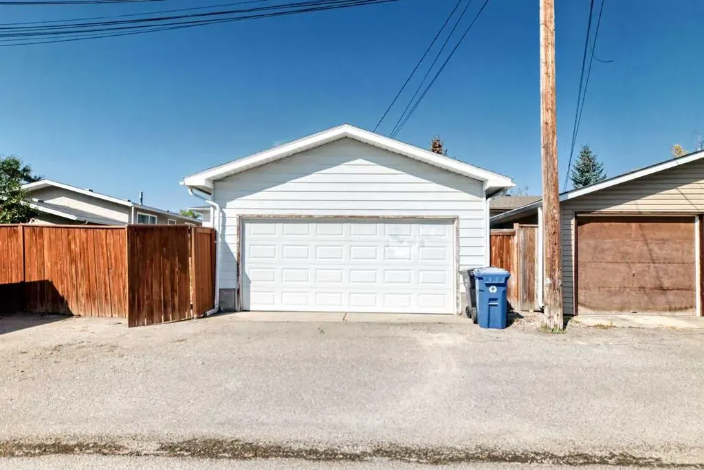 2107 Munro Drive NE