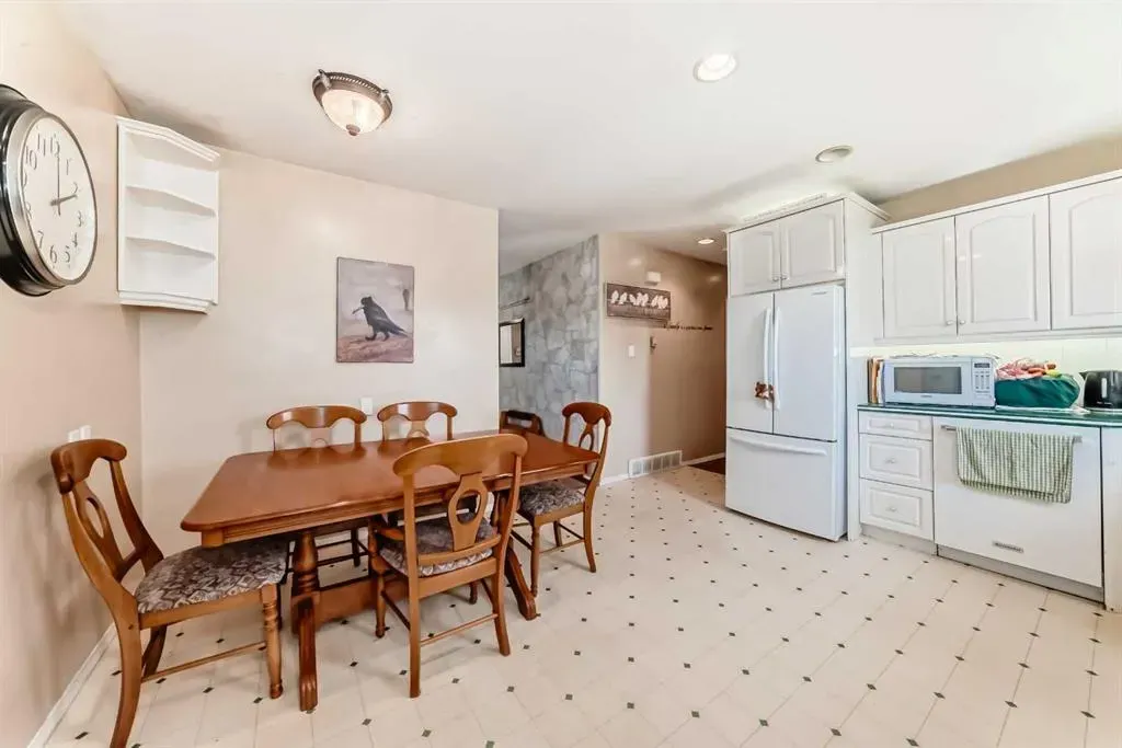 2107 Munro Drive NE