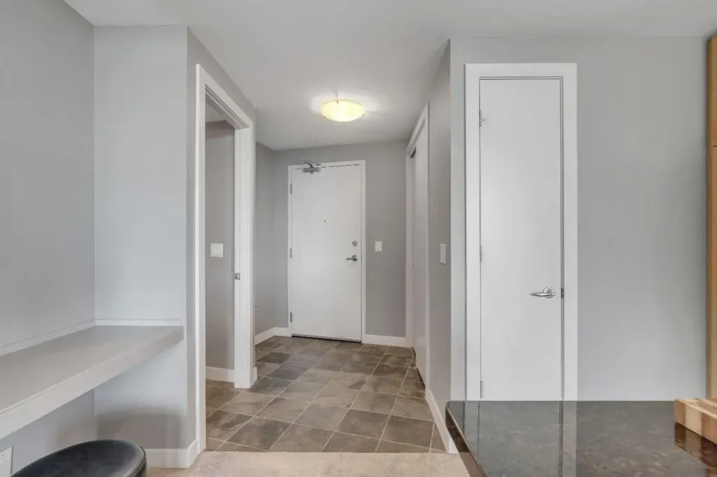 215 13 Avenue SW, #1006