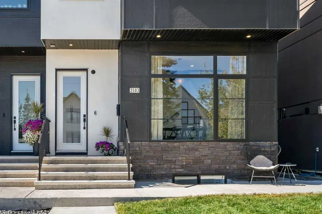 2503 20 Street SW