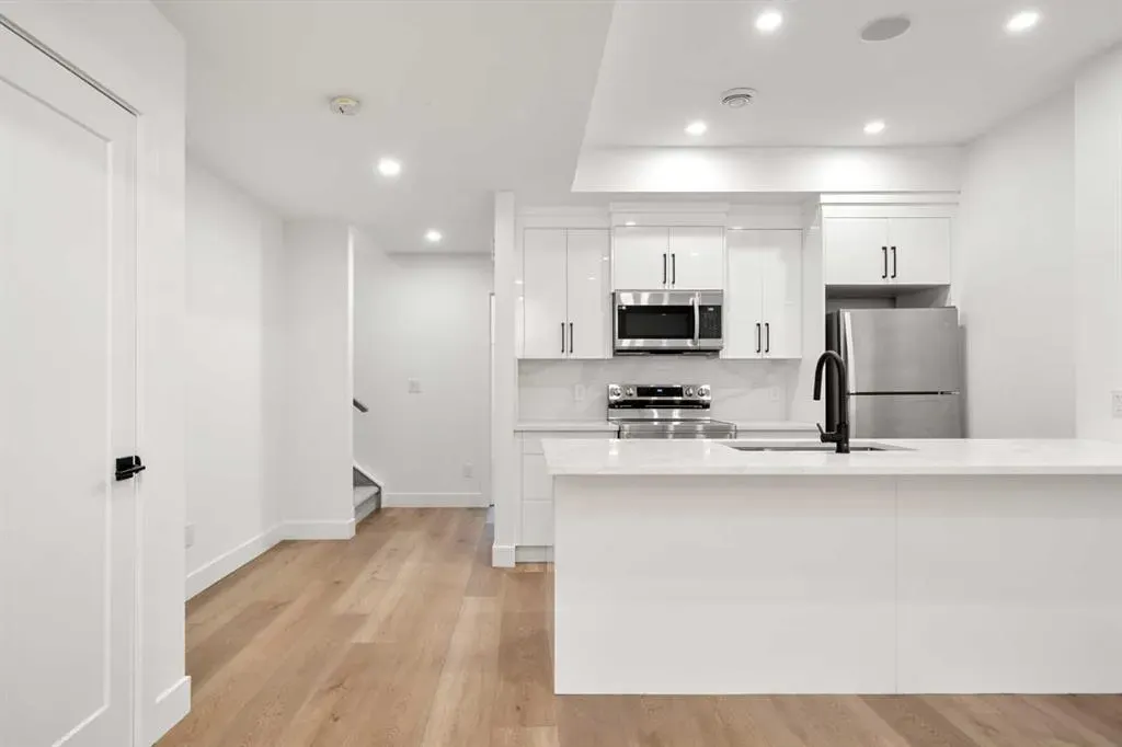 2503 20 Street SW