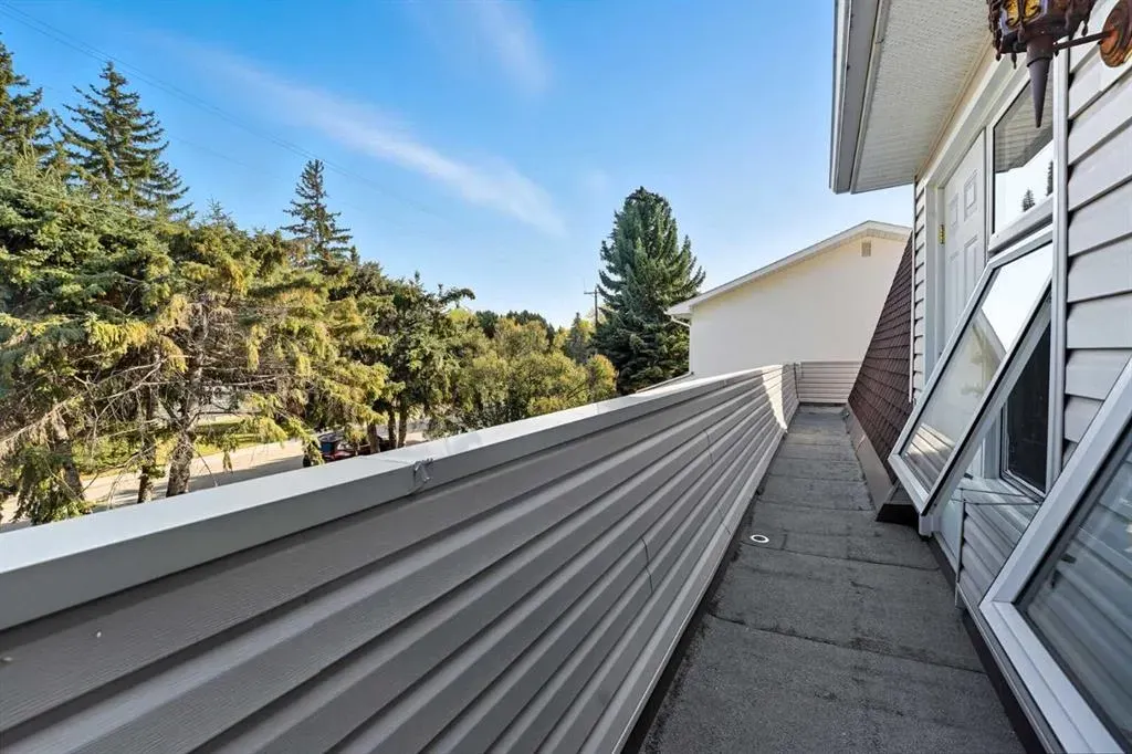 719 Willamette Drive SE
