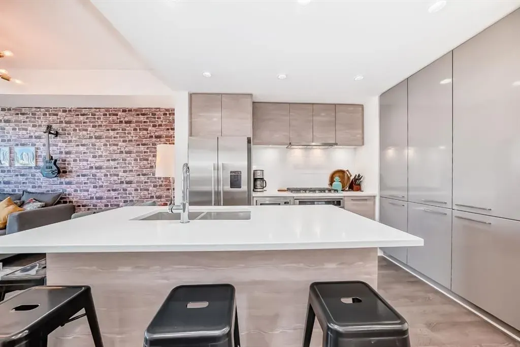 38 9 Street NE, #712