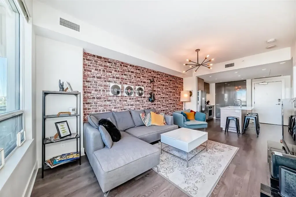 38 9 Street NE, #712