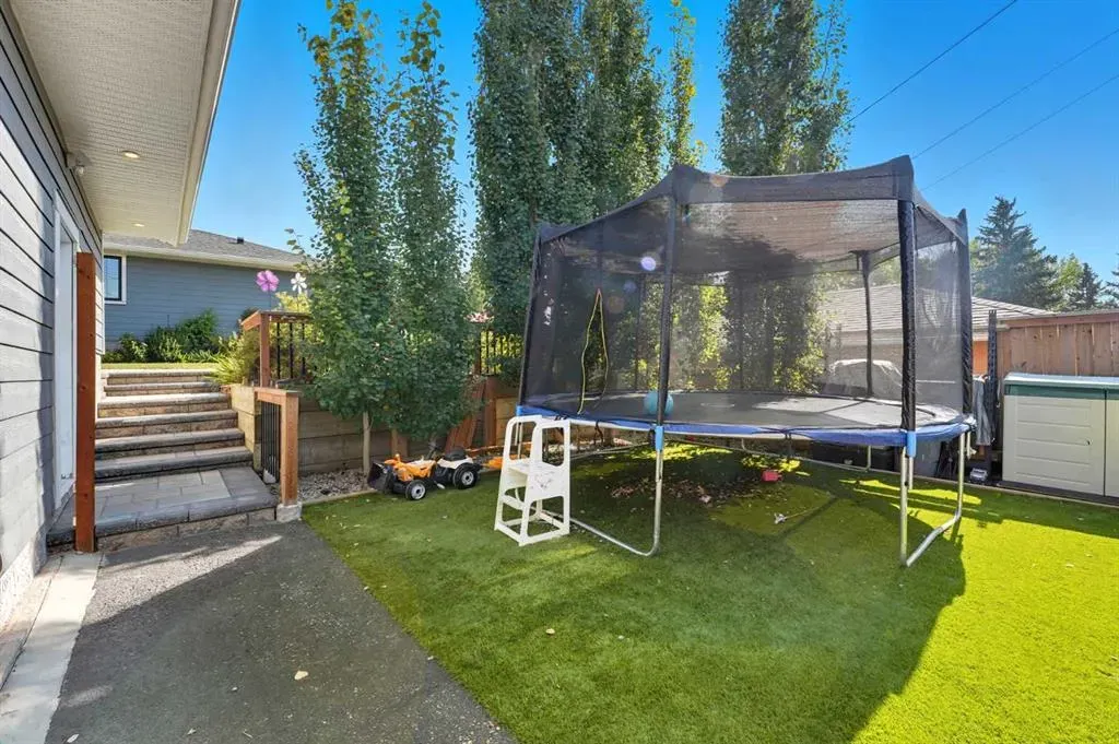 7 Roselake Street NW
