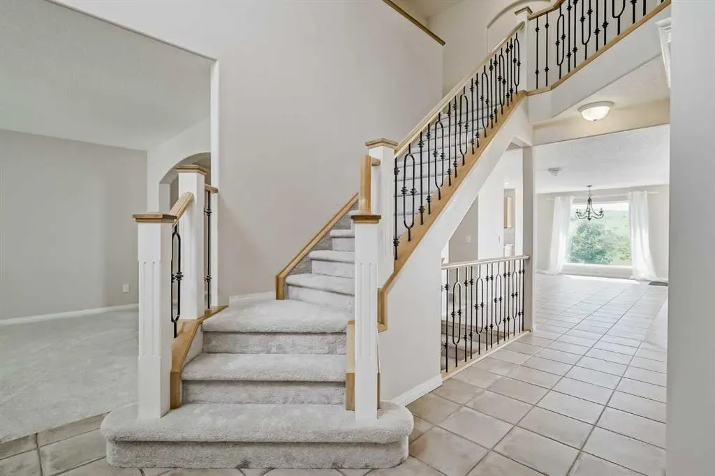 57 Royal Crest Terrace NW