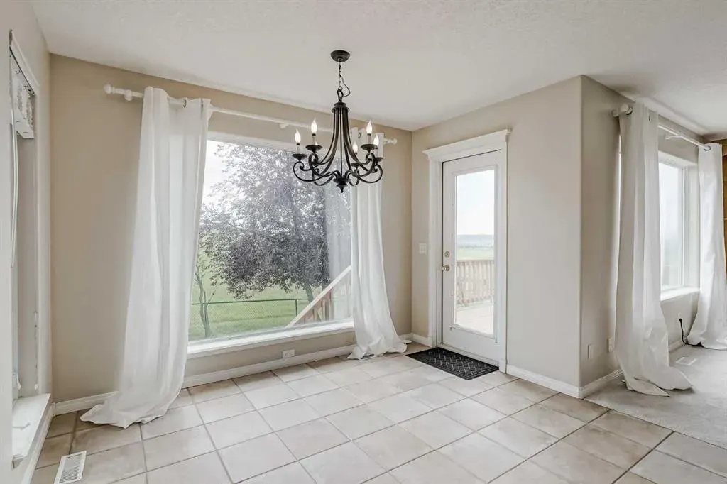 57 Royal Crest Terrace NW