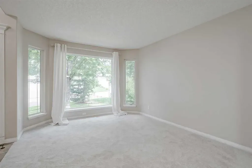 57 Royal Crest Terrace NW
