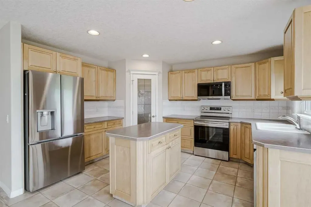 57 Royal Crest Terrace NW