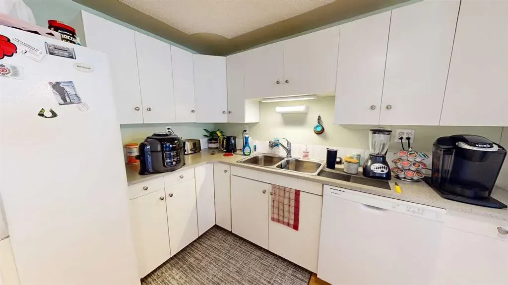 25 De Havilland Boulevard SW
