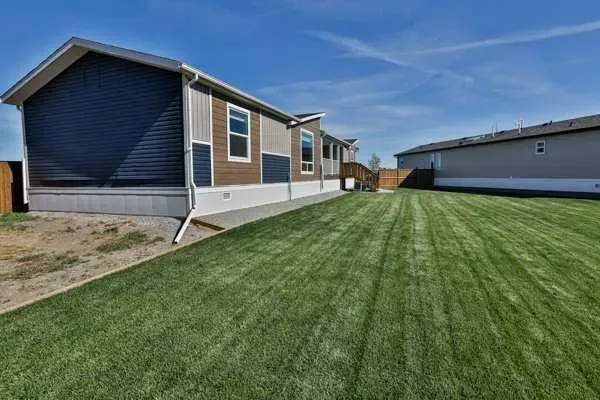 2037 Sunflower Crescent