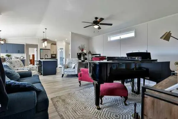 2037 Sunflower Crescent