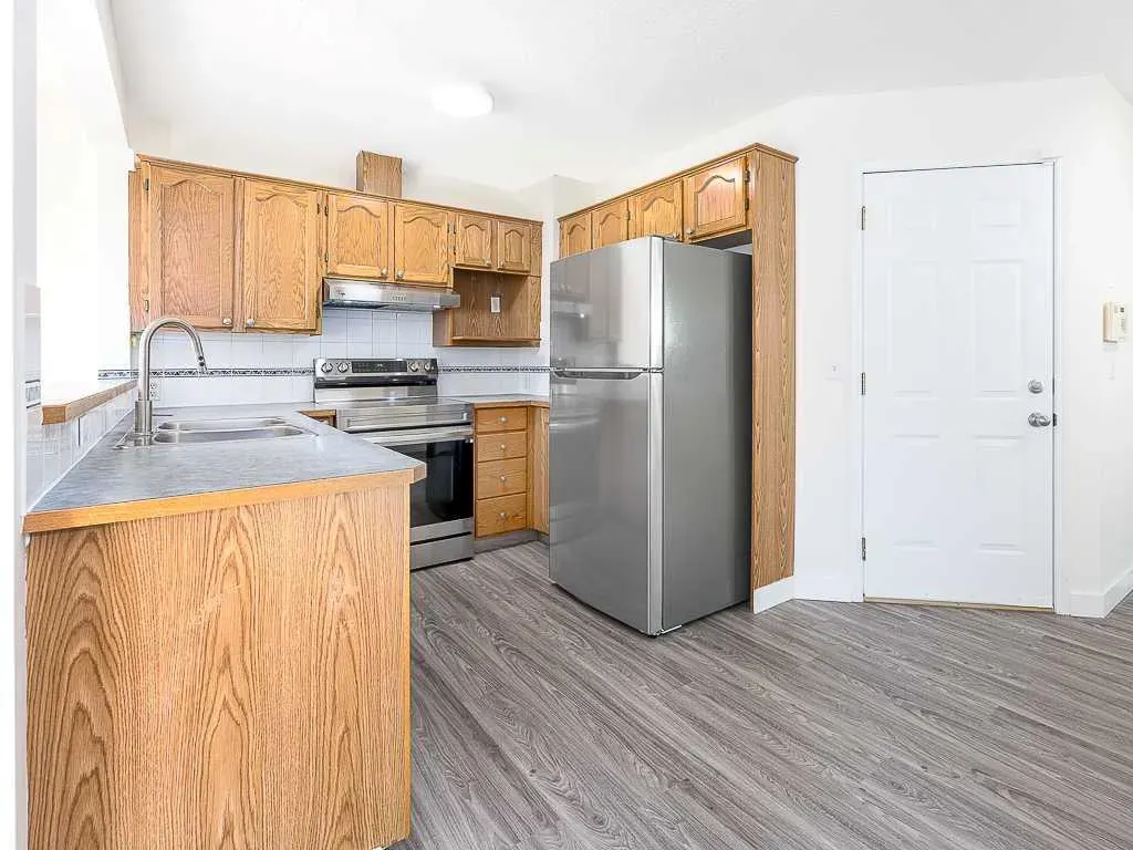 100 Catalina Circle NE